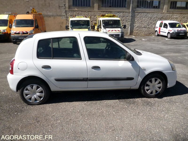 CLIO 2 ESSENCE - Автомобил: слика 4 CLIO 2 ESSENCE - Автомобил: слика 4