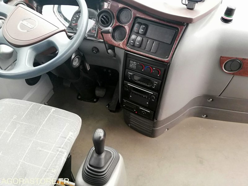 Car Isuzu Turquoise - 2017 - 110 000 km - Школски автобус: слика 3 Car Isuzu Turquoise - 2017 - 110 000 km - Школски автобус: слика 3