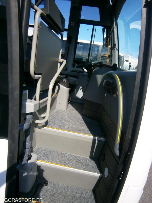 Car Isuzu Turquoise - 2017 - 110 000 km - Школски автобус: слика 4 Car Isuzu Turquoise - 2017 - 110 000 km - Школски автобус: слика 4