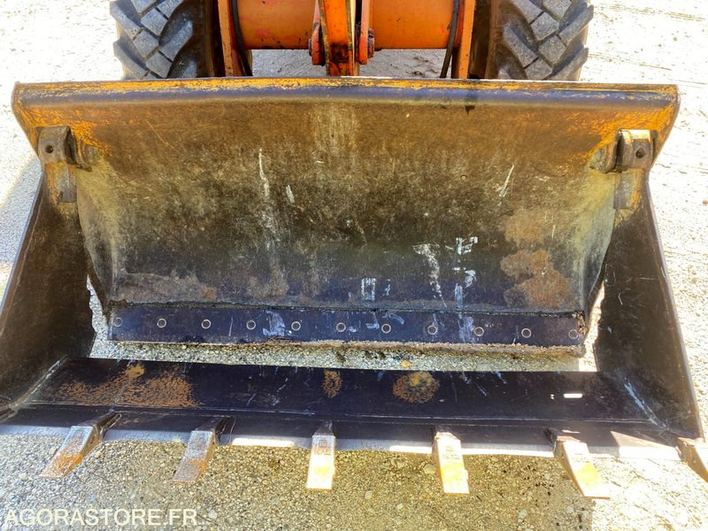 Chargeuse - Натоварувач: слика 4 Chargeuse - Натоварувач: слика 4