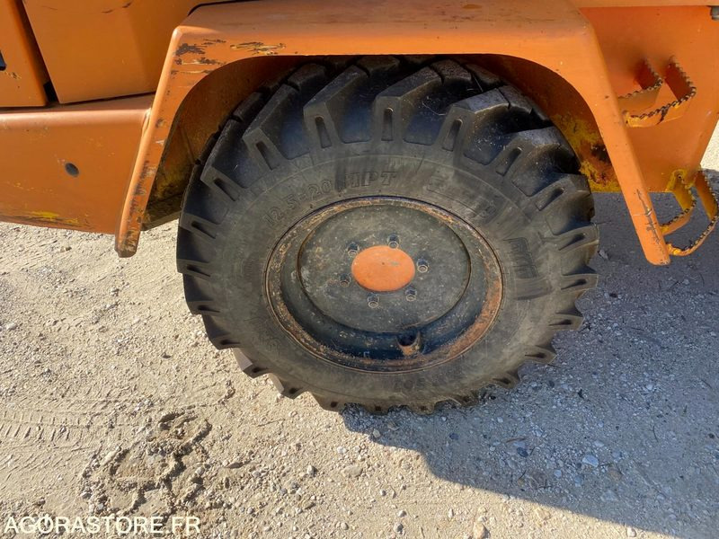 Chargeuse - Натоварувач: слика 3 Chargeuse - Натоварувач: слика 3