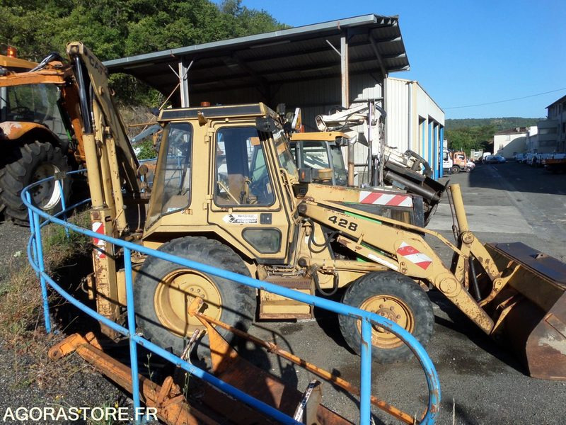 Chargeuse pelleteuse caterpillar 428 -1992- 13000h (N2TRPL) - Ровокопач: слика 2 Chargeuse pelleteuse caterpillar 428 -1992- 13000h (N2TRPL) - Ровокопач: слика 2