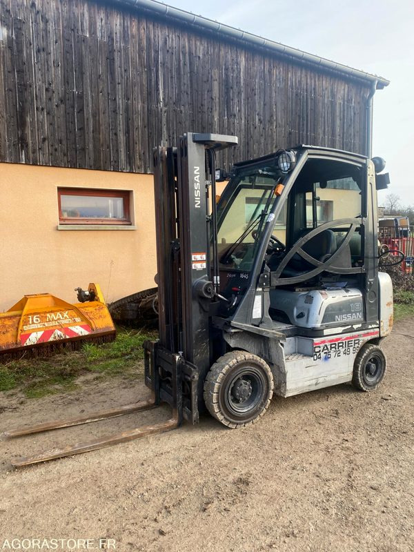 Chariot élévateur GAZ NISSAN 1.8T - Плински вилушкар: слика 1 Chariot élévateur GAZ NISSAN 1.8T - Плински вилушкар: слика 1