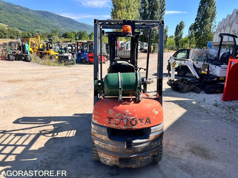 Chariot élévateur à gaz Toyota FG15 4,3m - 1,5T - Année 1994 - 10770 heures - Плински вилушкар: слика 4 Chariot élévateur à gaz Toyota FG15 4,3m - 1,5T - Année 1994 - 10770 heures - Плински вилушкар: слика 4