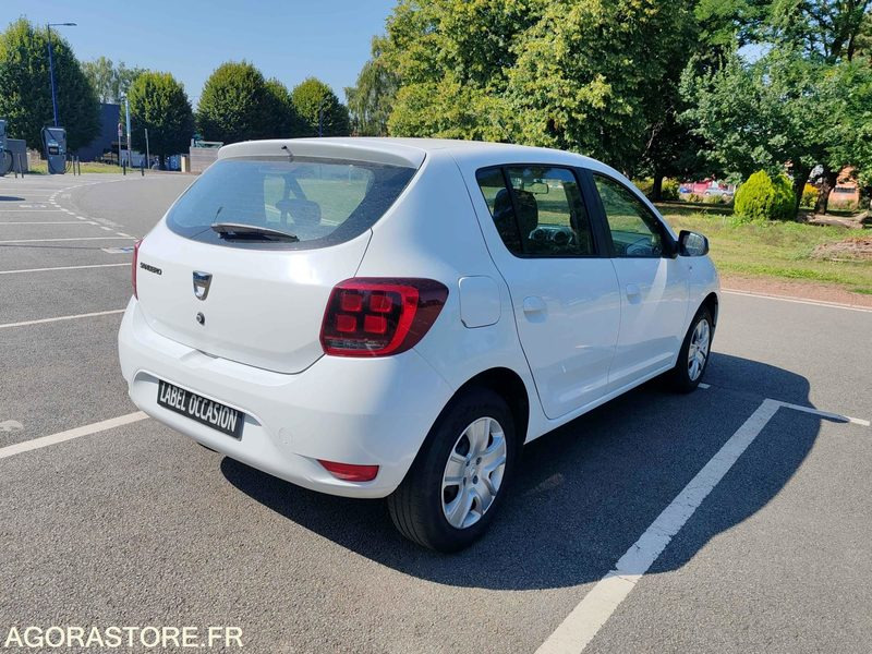 DACIA SANDERO - 45500km - année 2020 - Автомобил: слика 2 DACIA SANDERO - 45500km - année 2020 - Автомобил: слика 2