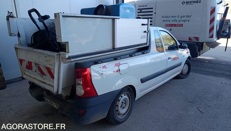 Dacia Logan - 2012 - 111131km - Пикап: слика 2 Dacia Logan - 2012 - 111131km - Пикап: слика 2