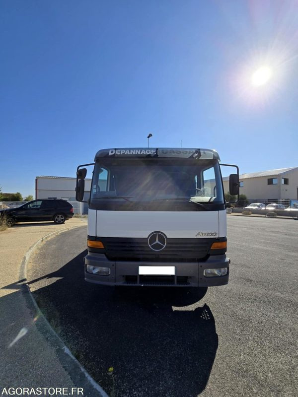 Dépanneuse Mercedes 1223 MOTEUR ECHANGE STANDARD 8O.000 - Камион за влечење: слика 3 Dépanneuse Mercedes 1223 MOTEUR ECHANGE STANDARD 8O.000 - Камион за влечење: слика 3