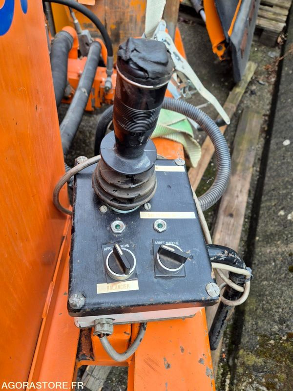 EPAREUSE FRONTALE CMV 450F 1999 - Косилка за жива ограда: слика 4 EPAREUSE FRONTALE CMV 450F 1999 - Косилка за жива ограда: слика 4