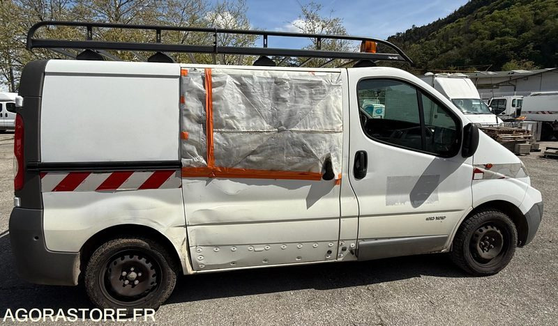 EQ505KX - RENAULT TRAFIC 1.9 dci 100 - - Товарно комбе: слика 3 EQ505KX - RENAULT TRAFIC 1.9 dci 100 - - Товарно комбе: слика 3