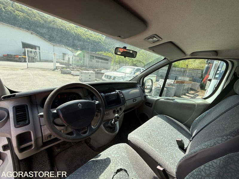 EQ505KX - RENAULT TRAFIC 1.9 dci 100 - - Товарно комбе: слика 5 EQ505KX - RENAULT TRAFIC 1.9 dci 100 - - Товарно комбе: слика 5