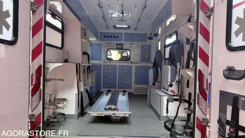 FJ-680-ZF - Non Roulant - PEUGEOT BOXER - SMUR - L3H2 4T - CG KS - 180 000 Kms - Товарно комбе: слика 5 FJ-680-ZF - Non Roulant - PEUGEOT BOXER - SMUR - L3H2 4T - CG KS - 180 000 Kms - Товарно комбе: слика 5