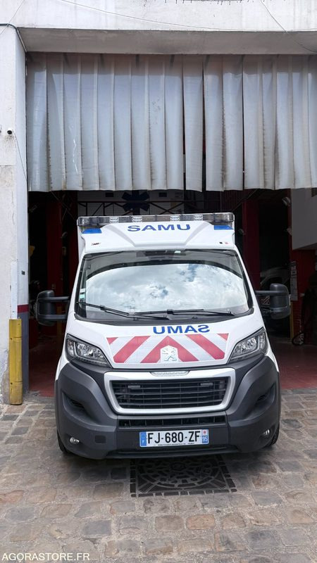 FJ-680-ZF - Non Roulant - PEUGEOT BOXER - SMUR - L3H2 4T - CG KS - 180 000 Kms - Товарно комбе: слика 2 FJ-680-ZF - Non Roulant - PEUGEOT BOXER - SMUR - L3H2 4T - CG KS - 180 000 Kms - Товарно комбе: слика 2