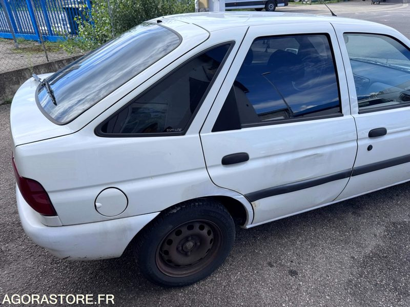 FORD ESCORT 1.4I 73CH - 1998 - 202907KMS - Автомобил: слика 3 FORD ESCORT 1.4I 73CH - 1998 - 202907KMS - Автомобил: слика 3