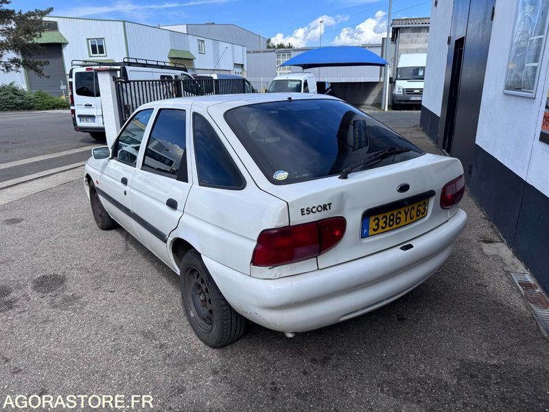 FORD ESCORT 1.4I 73CH - 1998 - 202907KMS - Автомобил: слика 5 FORD ESCORT 1.4I 73CH - 1998 - 202907KMS - Автомобил: слика 5
