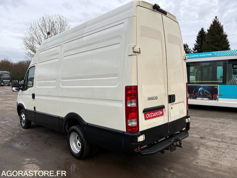 FOURGON IVECO DAILY 180 CV - Товарно комбе: слика 4 FOURGON IVECO DAILY 180 CV - Товарно комбе: слика 4