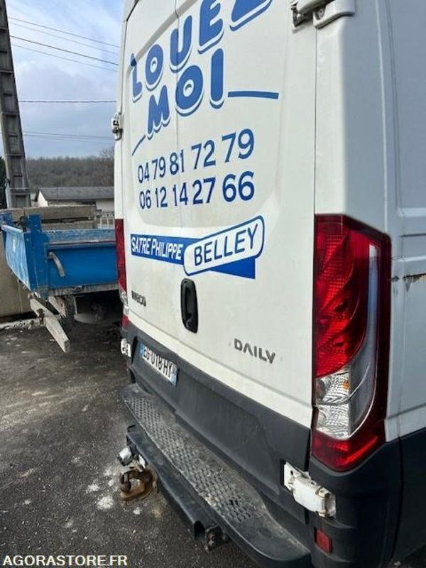 FOURGON IVECO DAILY 35-150 120000 KM 2016 - Товарно комбе: слика 5 FOURGON IVECO DAILY 35-150 120000 KM 2016 - Товарно комбе: слика 5