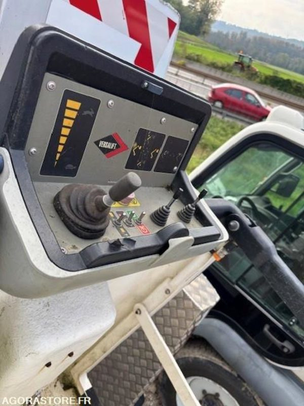 FOURGON NACELLE RENAULT MASTER ET NACELLE VERSALIFT 11.3 M 2019 110329 KM - Камион со подигачка кошница: слика 2 FOURGON NACELLE RENAULT MASTER ET NACELLE VERSALIFT 11.3 M 2019 110329 KM - Камион со подигачка кошница: слика 2