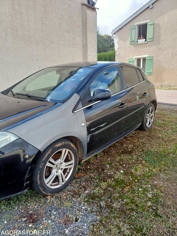 Fiat bravo 1 er mise en circulation 2010 - Автомобил: слика 3 Fiat bravo 1 er mise en circulation 2010 - Автомобил: слика 3