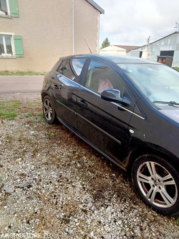 Fiat bravo 1 er mise en circulation 2010 - Автомобил: слика 2 Fiat bravo 1 er mise en circulation 2010 - Автомобил: слика 2