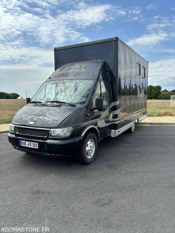 Fourgon FORD - Transport de 2 Chevaux - 2004 - 137 510 KM - Товарно комбе: слика 1 Fourgon FORD - Transport de 2 Chevaux - 2004 - 137 510 KM - Товарно комбе: слика 1