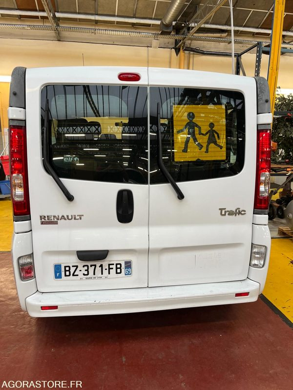 GDF RENAULT TRAFIC 9 PLS BZ-371-FB - Минибус, Патничко комбе: слика 4 GDF RENAULT TRAFIC 9 PLS BZ-371-FB - Минибус, Патничко комбе: слика 4