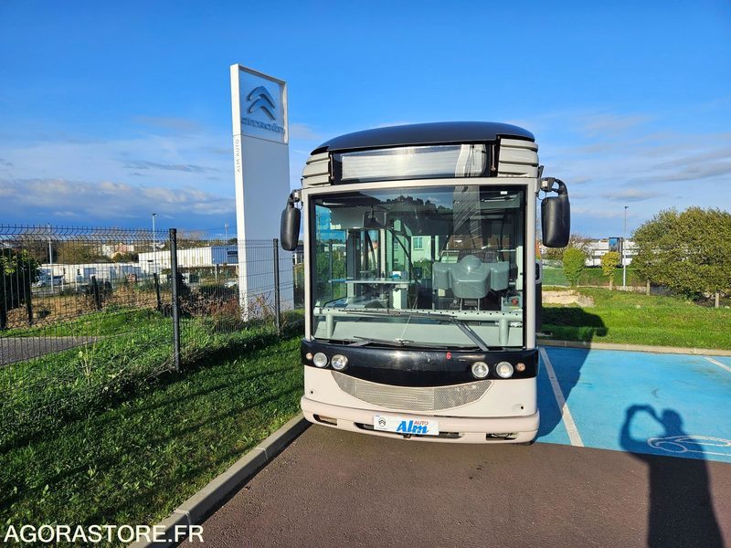 GRUAU Microbus - 2011 BON - 45500km ETAT GENERAL - Минибус, Патничко комбе: слика 2 GRUAU Microbus - 2011 BON - 45500km ETAT GENERAL - Минибус, Патничко комбе: слика 2