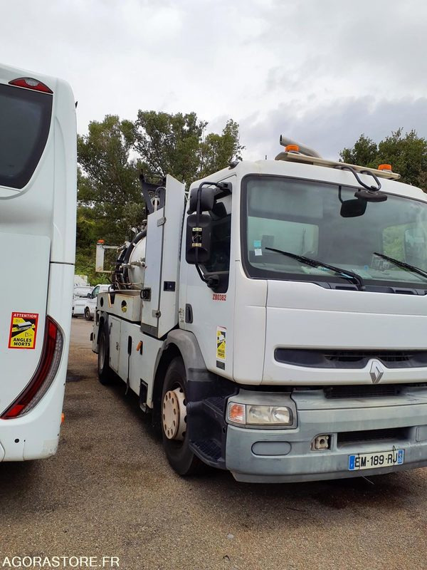 HYDROCUREUR 19T RIVARD - 2004 / 262 122 KM - Вакуумски камион: слика 1 HYDROCUREUR 19T RIVARD - 2004 / 262 122 KM - Вакуумски камион: слика 1