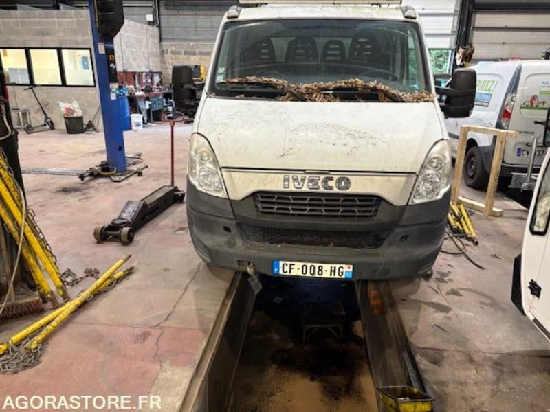 IVECO 2012 - 189000kms - Товарно комбе: слика 1 IVECO 2012 - 189000kms - Товарно комбе: слика 1