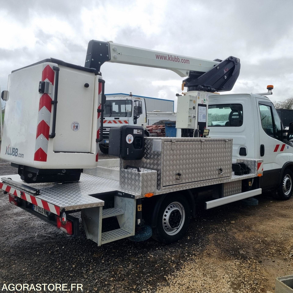 IVECO - 35S16 NACELLE - 2020 / 21000 KM - Товарно комбе: слика 3 IVECO - 35S16 NACELLE - 2020 / 21000 KM - Товарно комбе: слика 3