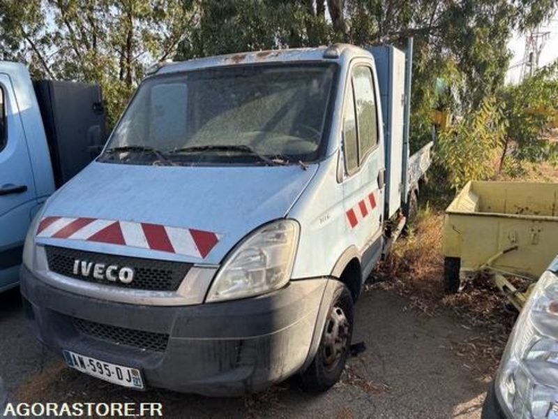 IVECO DAILY - 2010 - 156734KM - AN595DJ - Товарно комбе: слика 3 IVECO DAILY - 2010 - 156734KM - AN595DJ - Товарно комбе: слика 3