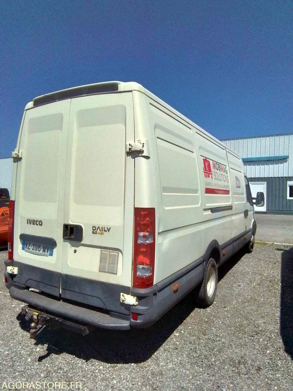 IVECO DAILY - FOURGON - 178000KM - 2010 (AZ396MV) - Товарно комбе: слика 4 IVECO DAILY - FOURGON - 178000KM - 2010 (AZ396MV) - Товарно комбе: слика 4