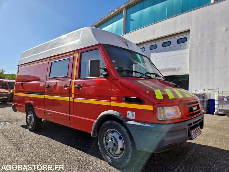 Iveco 35.8 Daily - 2003 - 45048 - 3028RB55 - Товарно комбе: слика 2 Iveco 35.8 Daily - 2003 - 45048 - 3028RB55 - Товарно комбе: слика 2