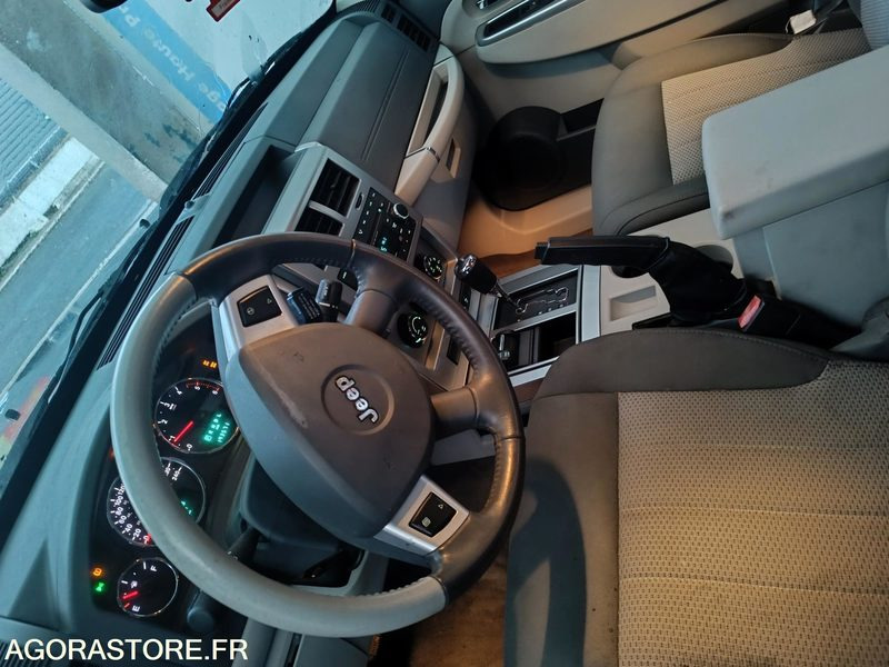Jeep Cherokee IV 2.8 CRD Jamboree - 2009 - 193 000 KM - Автомобил: слика 3 Jeep Cherokee IV 2.8 CRD Jamboree - 2009 - 193 000 KM - Автомобил: слика 3