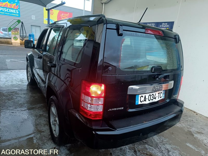 Jeep Cherokee IV 2.8 CRD Jamboree - 2009 - 193 000 KM - Автомобил: слика 5 Jeep Cherokee IV 2.8 CRD Jamboree - 2009 - 193 000 KM - Автомобил: слика 5
