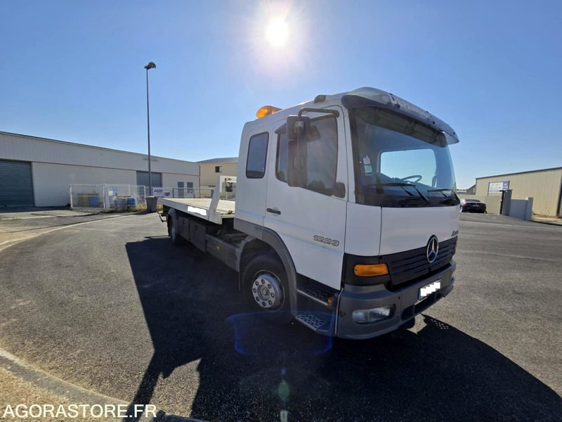 Dépanneuse Mercedes 1223 MOTEUR ECHANGE STANDARD 8O.000 - Камион: слика 1 Dépanneuse Mercedes 1223 MOTEUR ECHANGE STANDARD 8O.000 - Камион: слика 1