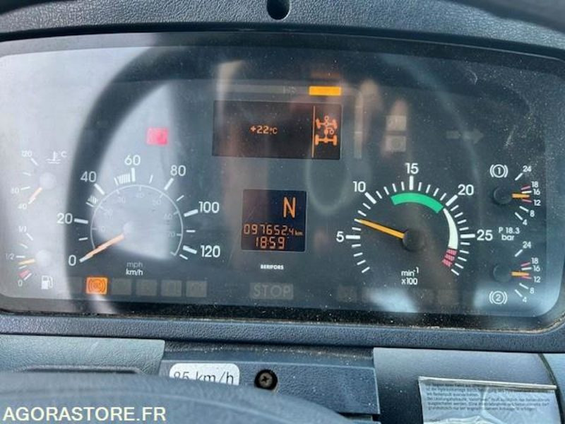 MERCEDES UNIMOG U300C VERSION COMMUNALE 2000 97652 KM - Камион: слика 3 MERCEDES UNIMOG U300C VERSION COMMUNALE 2000 97652 KM - Камион: слика 3