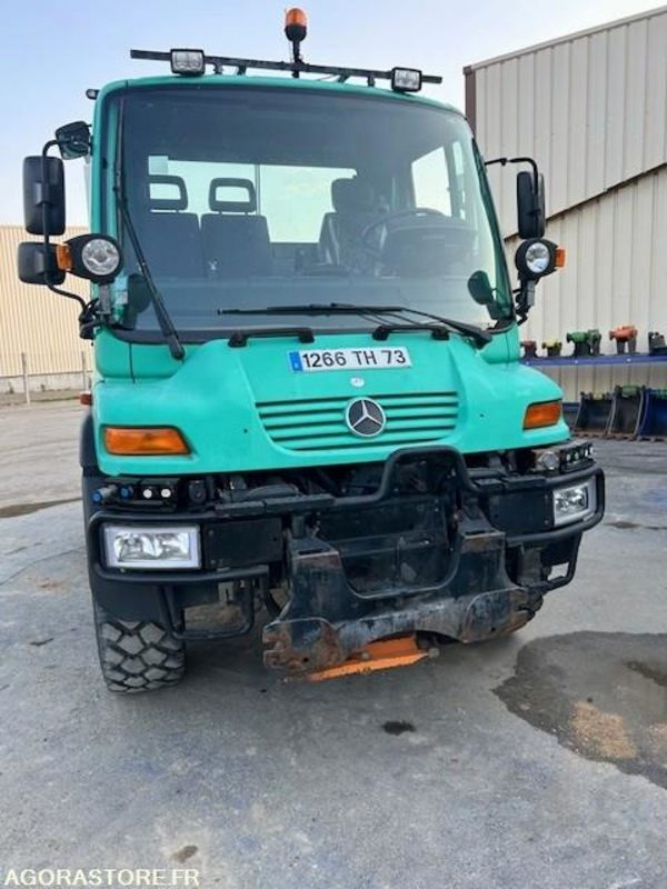 MERCEDES UNIMOG U300C VERSION COMMUNALE 2000 97652 KM - Камион: слика 1 MERCEDES UNIMOG U300C VERSION COMMUNALE 2000 97652 KM - Камион: слика 1