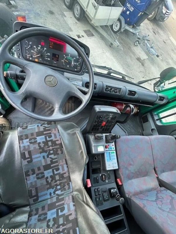 MERCEDES UNIMOG U300C VERSION COMMUNALE 2000 97652 KM - Камион: слика 4 MERCEDES UNIMOG U300C VERSION COMMUNALE 2000 97652 KM - Камион: слика 4