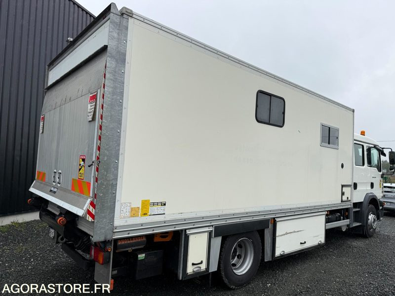 Porteur MAN TGM 15.250 cabine 7 places caisson base vie atelier hayon - 20500KM- - Камион: слика 2 Porteur MAN TGM 15.250 cabine 7 places caisson base vie atelier hayon - 20500KM- - Камион: слика 2