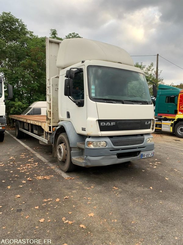 Porteur plateau DAF LF 18.250 - 2004 - 418000 Kms - Камион: слика 1 Porteur plateau DAF LF 18.250 - 2004 - 418000 Kms - Камион: слика 1