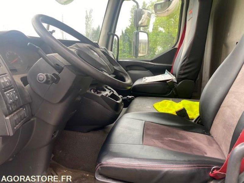 RENAULT FOURGON HAYON D12 - 2017 - 300 000km - Камион: слика 2 RENAULT FOURGON HAYON D12 - 2017 - 300 000km - Камион: слика 2