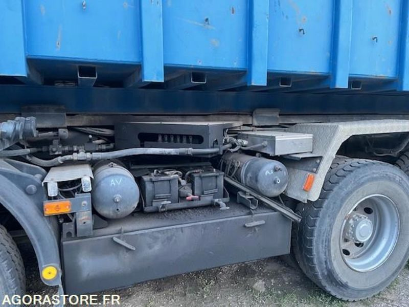 CAMION 8X4 RENAULT KERAX 2002 395000 KM - Камион влекач: слика 5 CAMION 8X4 RENAULT KERAX 2002 395000 KM - Камион влекач: слика 5