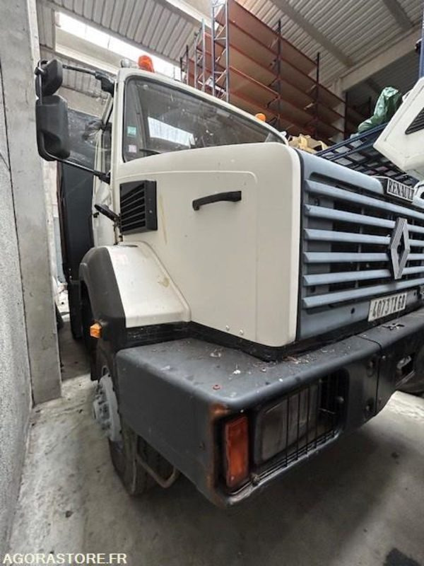 RENAULT TRACTEUR C290 4X4 110KM/H 282500 KM - Камион влекач: слика 3 RENAULT TRACTEUR C290 4X4 110KM/H 282500 KM - Камион влекач: слика 3