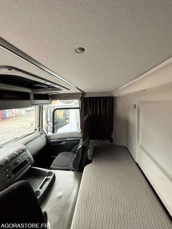 TRACTEUR DAF CF480 - 2018 - 438695 kms (41406) - Камион влекач: слика 4 TRACTEUR DAF CF480 - 2018 - 438695 kms (41406) - Камион влекач: слика 4