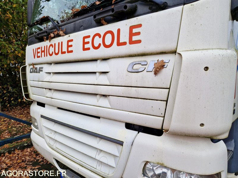 Tracteur DAF CF 85.360 - 2012 -193474 Kms -CN640HC - Камион влекач: слика 4 Tracteur DAF CF 85.360 - 2012 -193474 Kms -CN640HC - Камион влекач: слика 4