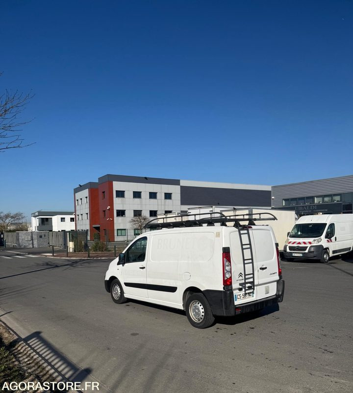 CITROËN JUMPY - 2013 - 171 000 KM - Комбе: слика 2 CITROËN JUMPY - 2013 - 171 000 KM - Комбе: слика 2