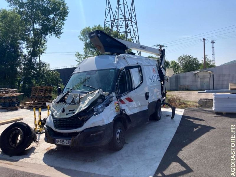 IVECO DAILY 50C18 NACELLE VERSALIFT - Комбе: слика 2 IVECO DAILY 50C18 NACELLE VERSALIFT - Комбе: слика 2