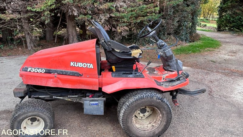Kubota F3060 - Градинарска косилка: слика 1 Kubota F3060 - Градинарска косилка: слика 1