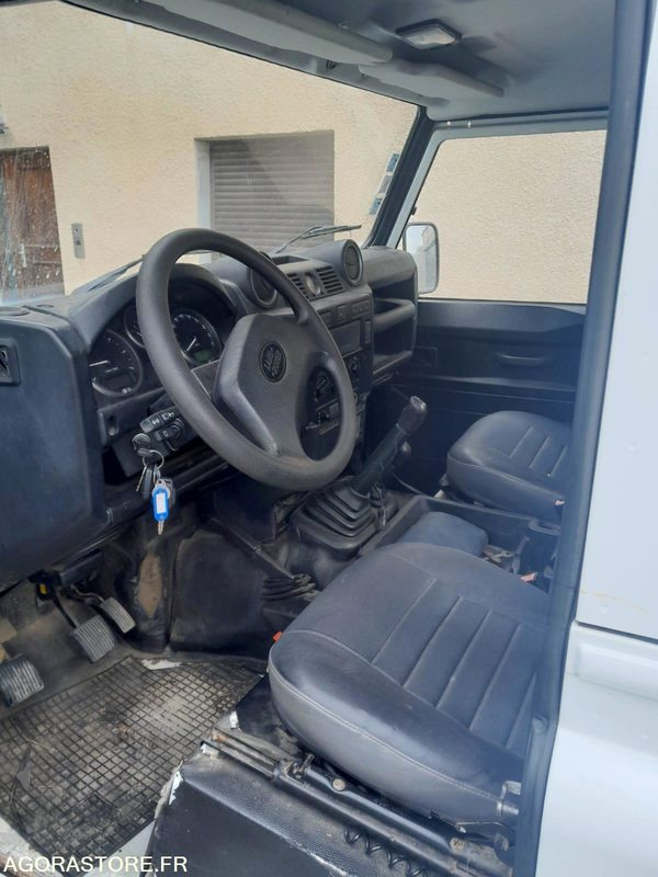 LAND ROVER DEFENDER 110 - 2012 - 81370KM - SUV: слика 3 LAND ROVER DEFENDER 110 - 2012 - 81370KM - SUV: слика 3