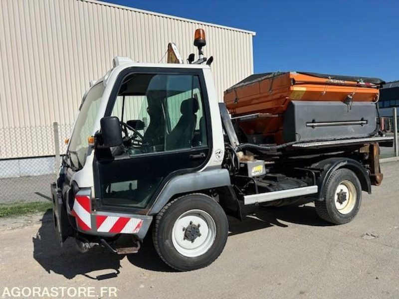 LINDNER UNITRAC 102C AMPLIROLL + LAME + SALEUSE 2008 5050 HEURES - Машина за чистење снег, Камион со кука за подигање: слика 2 LINDNER UNITRAC 102C AMPLIROLL + LAME + SALEUSE 2008 5050 HEURES - Машина за чистење снег, Камион со кука за подигање: слика 2